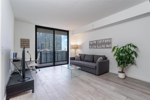 Condo in Miami, Florida, 1 bedroom  № 1957569 - photo 3