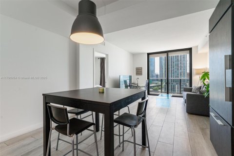 Condo in Miami, Florida, 1 bedroom  № 1957569 - photo 8