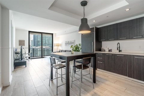 Condo in Miami, Florida, 1 bedroom  № 1957569 - photo 7