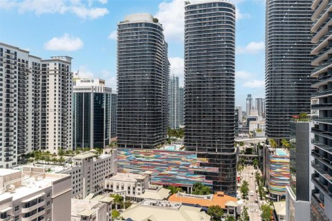Condo in Miami, Florida, 1 bedroom  № 1957569 - photo 30