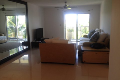 Copropriété à louer à Coral Gables, Floride: 2 chambres, 93.92 m2 № 2155105 - photo 6