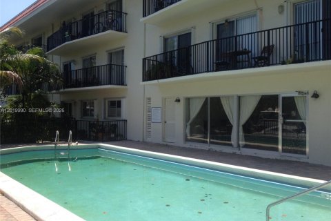 Copropriété à louer à Coral Gables, Floride: 2 chambres, 93.92 m2 № 2155105 - photo 14