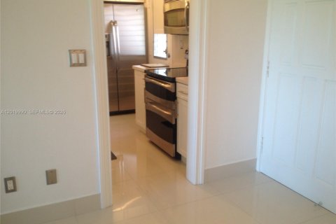 Copropriété à louer à Coral Gables, Floride: 2 chambres, 93.92 m2 № 2155105 - photo 8