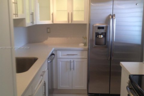 Copropriété à louer à Coral Gables, Floride: 2 chambres, 93.92 m2 № 2155105 - photo 4