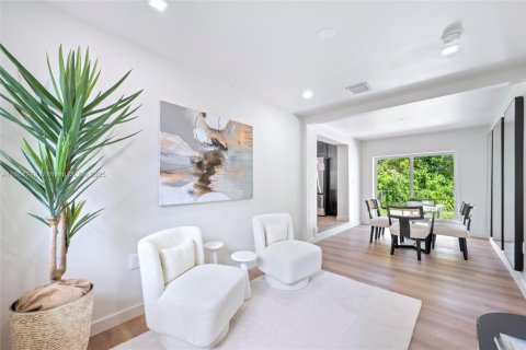 Casa en venta en Biscayne Park, Florida, 3 dormitorios, 134.52 m2 № 1921656 - foto 20