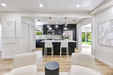 Casa en venta en Biscayne Park, Florida, 3 dormitorios, 134.52 m2 № 1921656 - foto 14