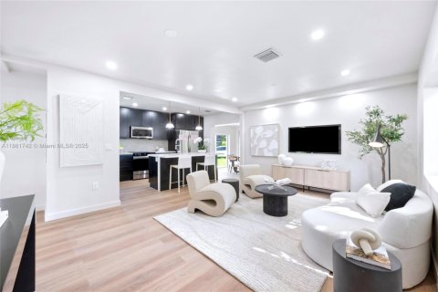 Casa en venta en Biscayne Park, Florida, 3 dormitorios, 134.52 m2 № 1921656 - foto 10
