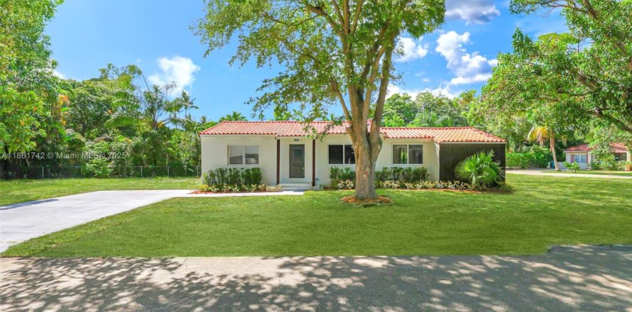 Casa en Biscayne Park, Florida 3 dormitorios, 134.52 m2 № 1921656
