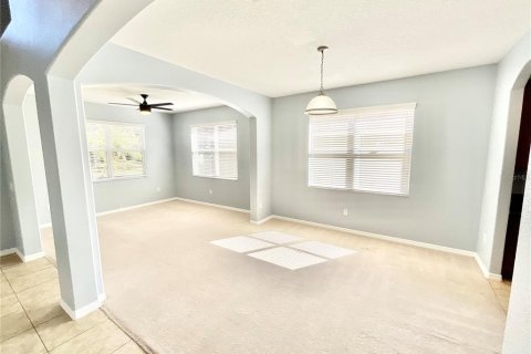 House in Tampa, Florida 5 bedrooms, 333.24 sq.m. № 1915923 - photo 5