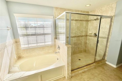 House in Tampa, Florida 5 bedrooms, 333.24 sq.m. № 1915923 - photo 23