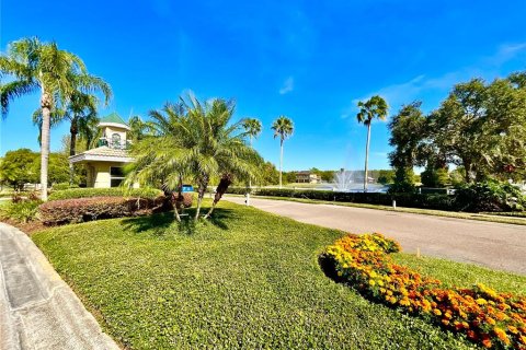 House in Tampa, Florida 5 bedrooms, 333.24 sq.m. № 1915923 - photo 15