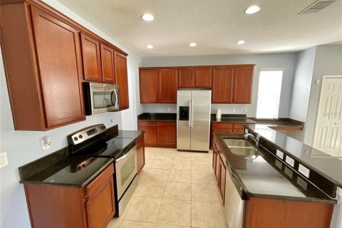 House in Tampa, Florida 5 bedrooms, 333.24 sq.m. № 1915923 - photo 7