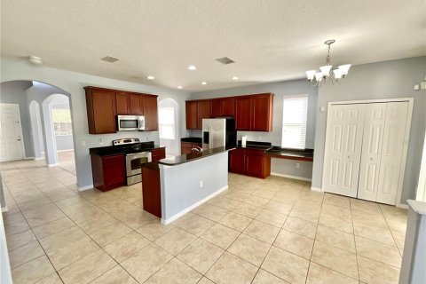 House in Tampa, Florida 5 bedrooms, 333.24 sq.m. № 1915923 - photo 10