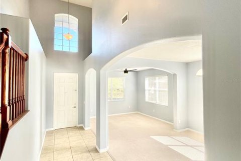 House in Tampa, Florida 5 bedrooms, 333.24 sq.m. № 1915923 - photo 3