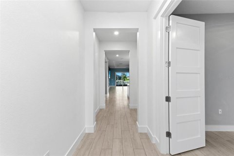 House in Palmetto, Florida 3 bedrooms, 181.81 sq.m. № 2396194 - photo 10