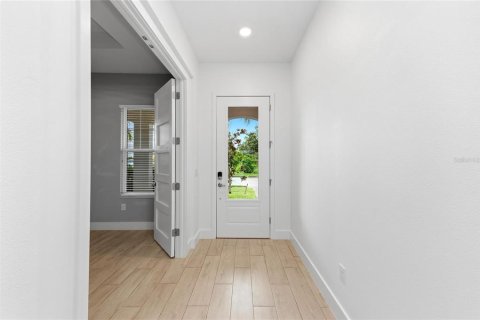 House in Palmetto, Florida 3 bedrooms, 181.81 sq.m. № 2396194 - photo 9
