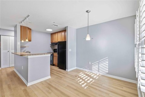 Copropriété à vendre à Sarasota, Floride: 2 chambres, 113.71 m2 № 2157282 - photo 9