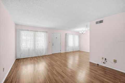 Купить кондоминиум в Сент-Питерсберг, Флорида 5 комнат, 85.47м2, № 2094539 - фото 4