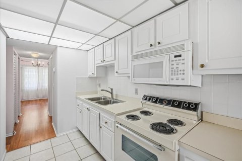 Купить кондоминиум в Сент-Питерсберг, Флорида 5 комнат, 85.47м2, № 2094539 - фото 8
