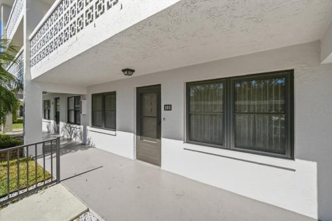 Купить кондоминиум в Сент-Питерсберг, Флорида 5 комнат, 85.47м2, № 2094539 - фото 3