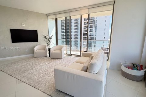 Condo in Sunny Isles Beach, Florida, 2 bedrooms № 2052410 - photo 6