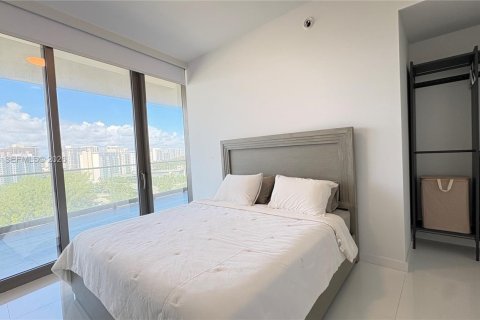 Condo in Sunny Isles Beach, Florida, 2 bedrooms № 2052410 - photo 16