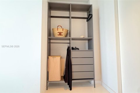 Condo in Sunny Isles Beach, Florida, 2 bedrooms № 2052410 - photo 22