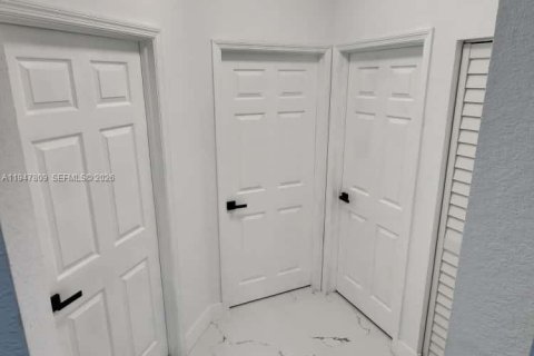 Villa ou maison à vendre à Miami, Floride: 3 chambres, 138.05 m2 № 2005045 - photo 16