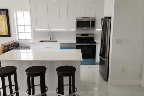 Villa ou maison à vendre à Miami, Floride: 3 chambres, 138.05 m2 № 2005045 - photo 10