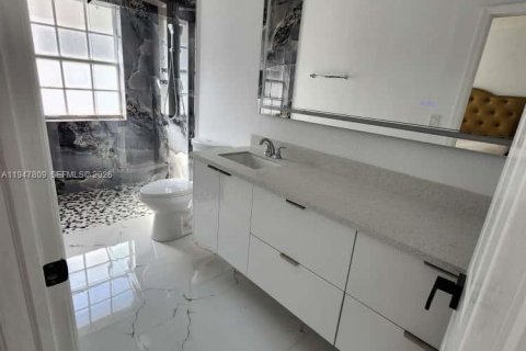 Villa ou maison à vendre à Miami, Floride: 3 chambres, 138.05 m2 № 2005045 - photo 28