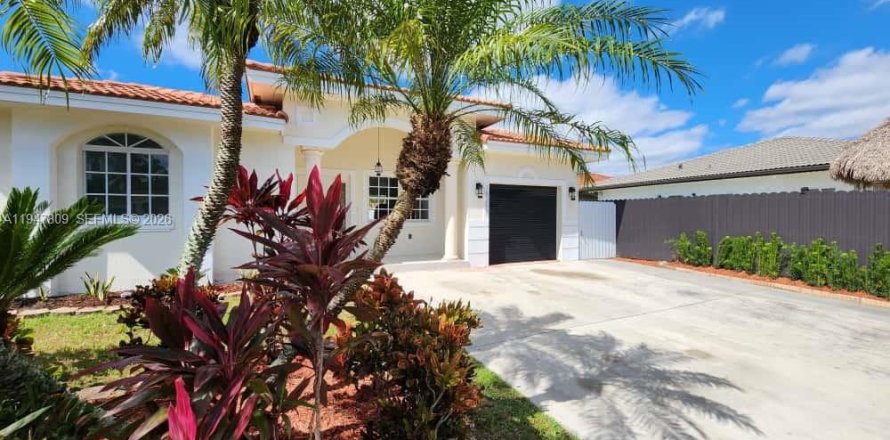 Villa ou maison à Miami, Floride 3 chambres, 138.05 m2 № 2005045