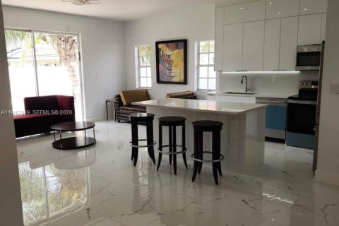 Villa ou maison à vendre à Miami, Floride: 3 chambres, 138.05 m2 № 2005045 - photo 9