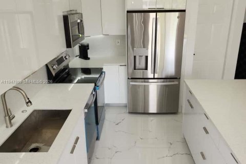 Villa ou maison à vendre à Miami, Floride: 3 chambres, 138.05 m2 № 2005045 - photo 14