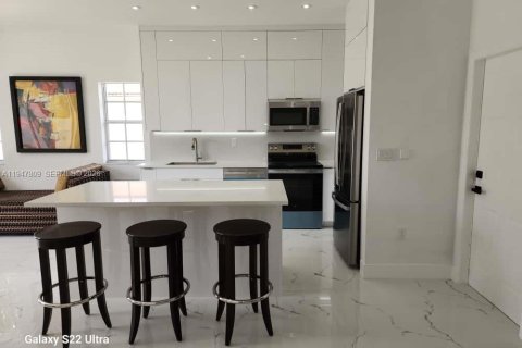 Villa ou maison à vendre à Miami, Floride: 3 chambres, 138.05 m2 № 2005045 - photo 12