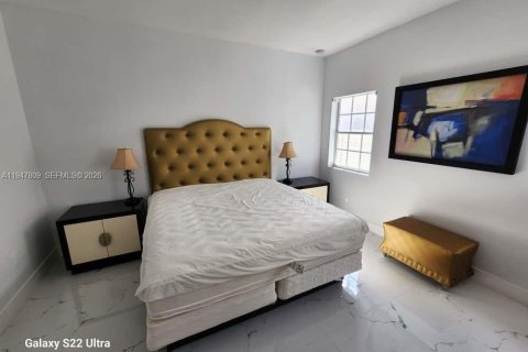 Villa ou maison à vendre à Miami, Floride: 3 chambres, 138.05 m2 № 2005045 - photo 25