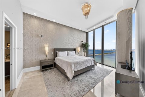 Condominio en venta en Miami, Florida, 5 dormitorios, 354.14 m2 № 2045945 - foto 13