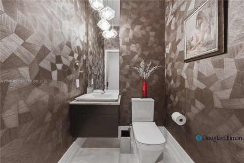 Condominio en venta en Miami, Florida, 5 dormitorios, 354.14 m2 № 2045945 - foto 25