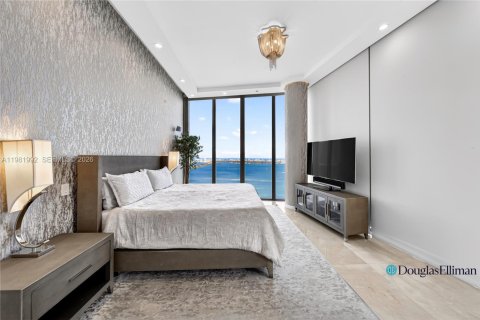 Condominio en venta en Miami, Florida, 5 dormitorios, 354.14 m2 № 2045945 - foto 18