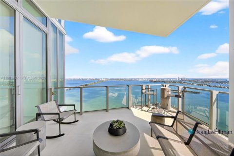 Condominio en venta en Miami, Florida, 5 dormitorios, 354.14 m2 № 2045945 - foto 22