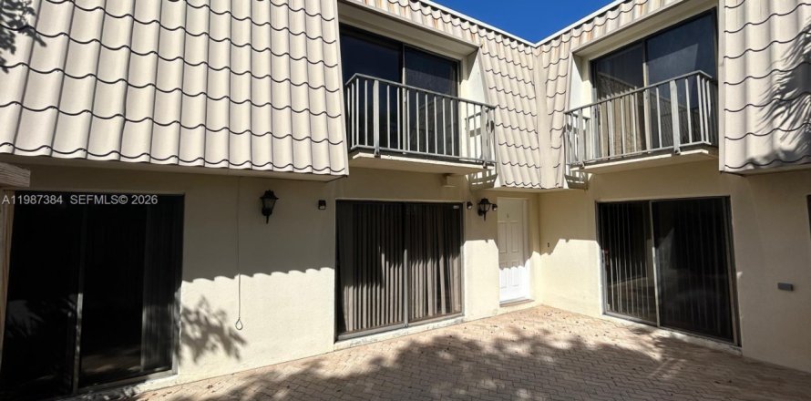 Condominio en West Palm Beach, Florida, 3 dormitorios  № 2051149