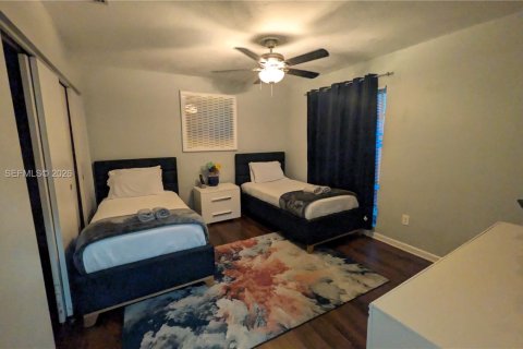 Adosado en venta en Miami Gardens, Florida, 2 dormitorios, 81.1 m2 № 2088409 - foto 19