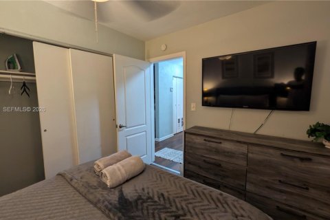 Adosado en venta en Miami Gardens, Florida, 2 dormitorios, 81.1 m2 № 2088409 - foto 10