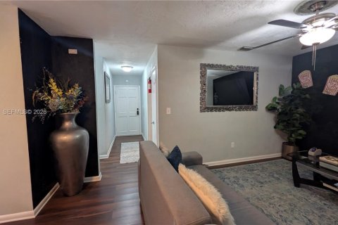 Adosado en venta en Miami Gardens, Florida, 2 dormitorios, 81.1 m2 № 2088409 - foto 4