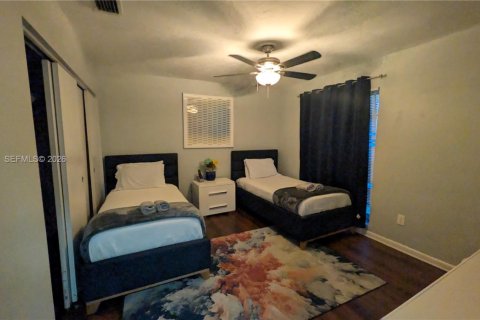 Adosado en venta en Miami Gardens, Florida, 2 dormitorios, 81.1 m2 № 2088409 - foto 23