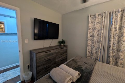 Adosado en venta en Miami Gardens, Florida, 2 dormitorios, 81.1 m2 № 2088409 - foto 9
