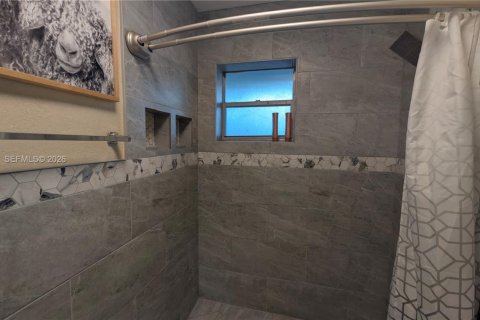 Adosado en venta en Miami Gardens, Florida, 2 dormitorios, 81.1 m2 № 2088409 - foto 16