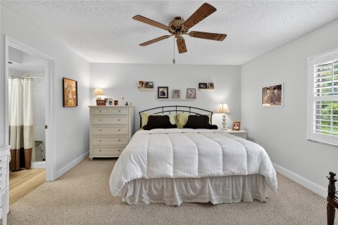 Condo in New Port Richey, Florida, 2 bedrooms  № 1903478 - photo 17