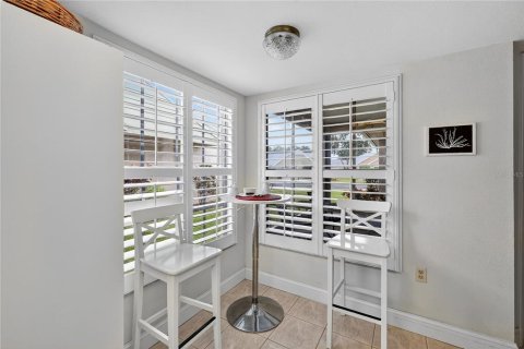 Condo in New Port Richey, Florida, 2 bedrooms  № 1903478 - photo 14