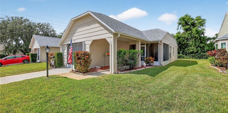 Condo in New Port Richey, Florida, 2 bedrooms № 1903478