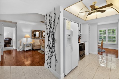 Condo in New Port Richey, Florida, 2 bedrooms  № 1903478 - photo 15